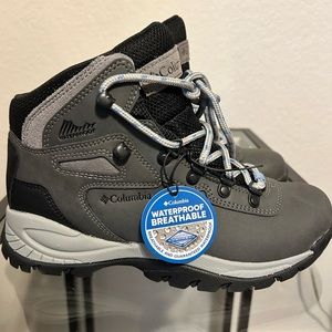 NEW Columbia Newton Ridge Plus Waterproof Hiking Boot Womens Size 6.5 Quarry